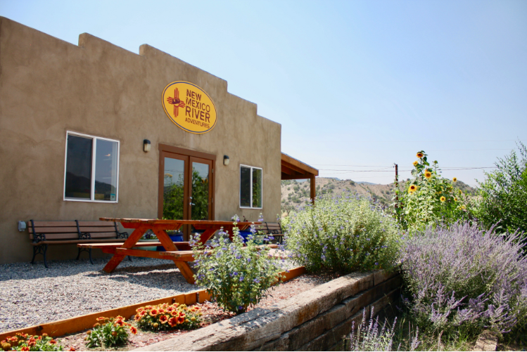 Corporate Retreats group rafting in new mexico Corporate Retreats group rafting in new mexico